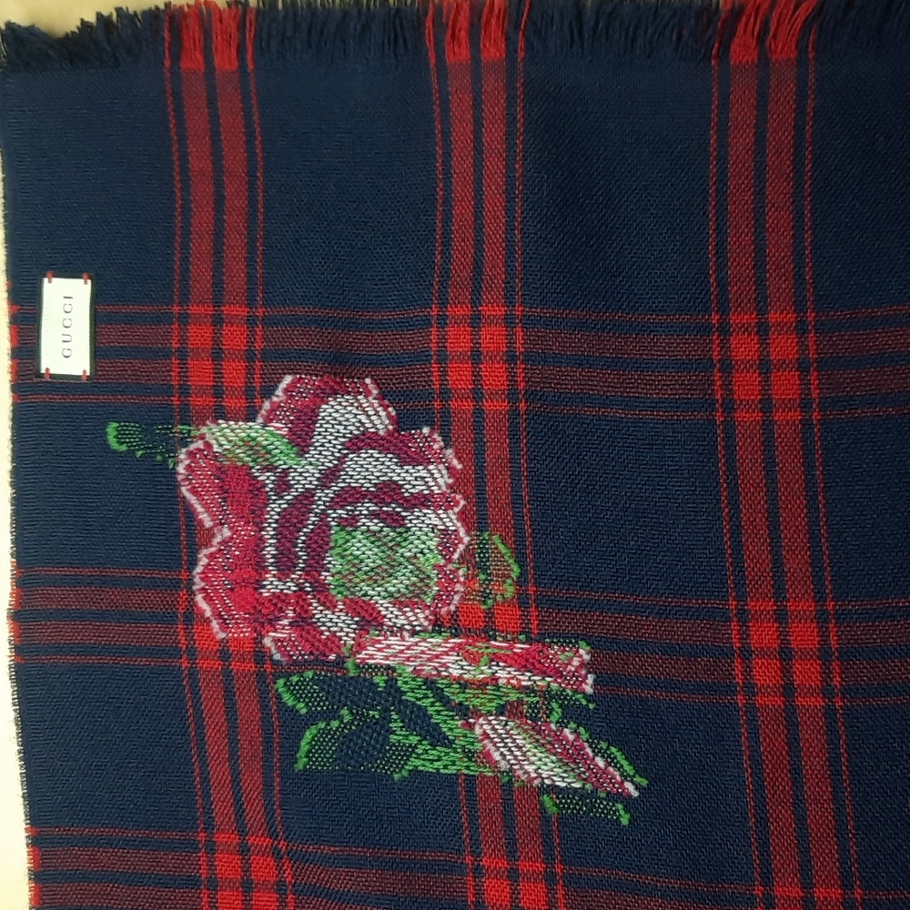 Gucci scarf nwt